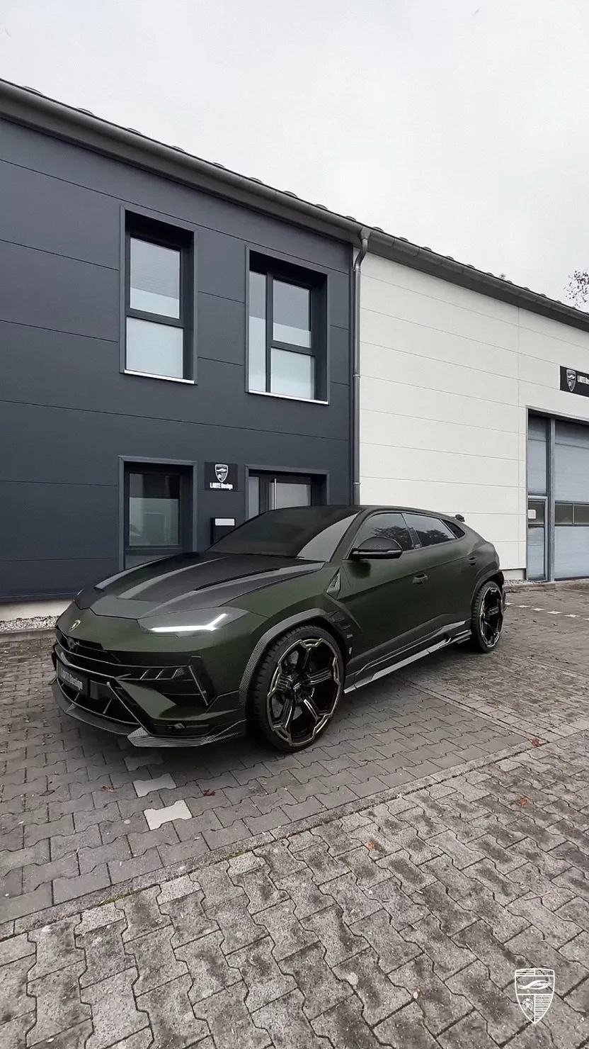 Green Lamborghini Urus with body kit by Larte Design