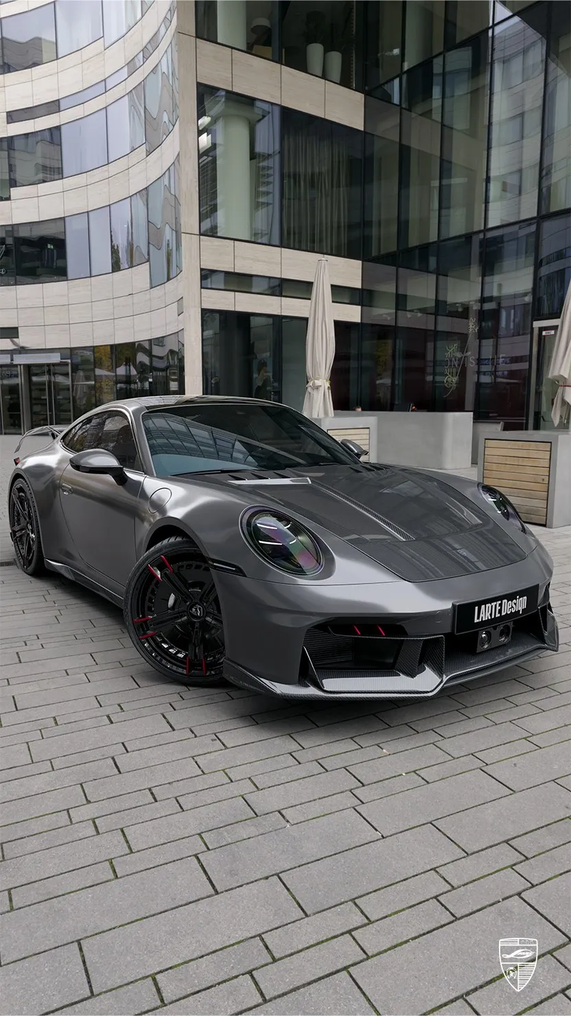 Porsche 911 Frontansicht mit Carbon Bodykit von Larte Design