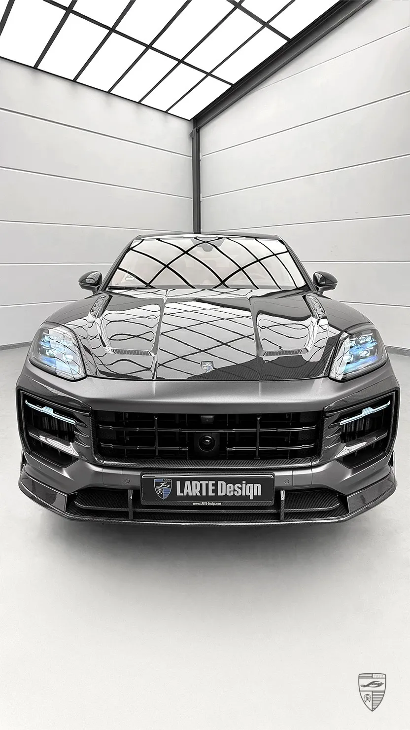 Porsche Cayenne S Coupé mit Bodykit von Larte Design im Studio