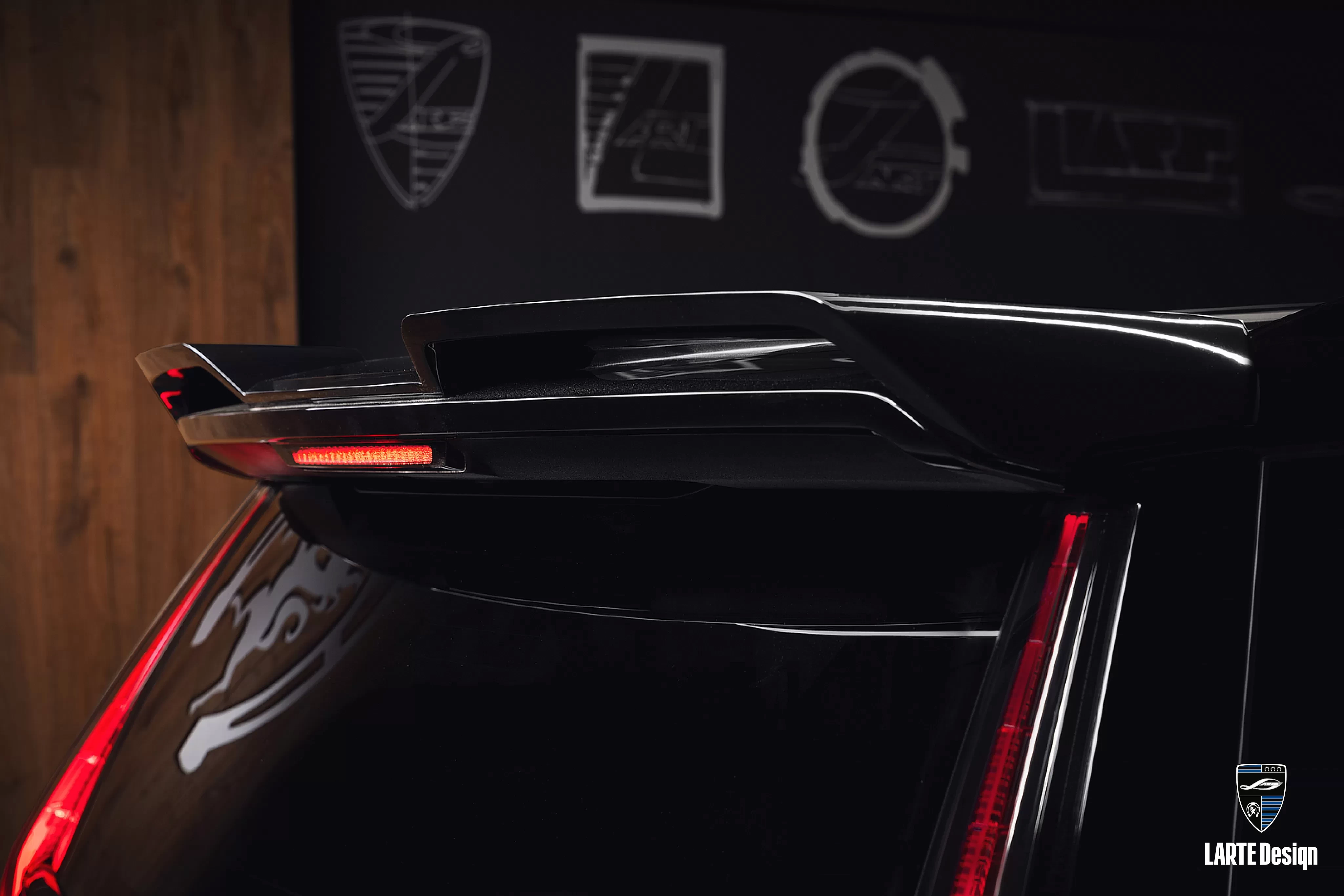 Luxus-Dachspoiler für Cadillac Escalade ESV GMT 1XX 6.2 AT ESV 6.2L V8 VVT DFM Benzinmotor mit 420 PS