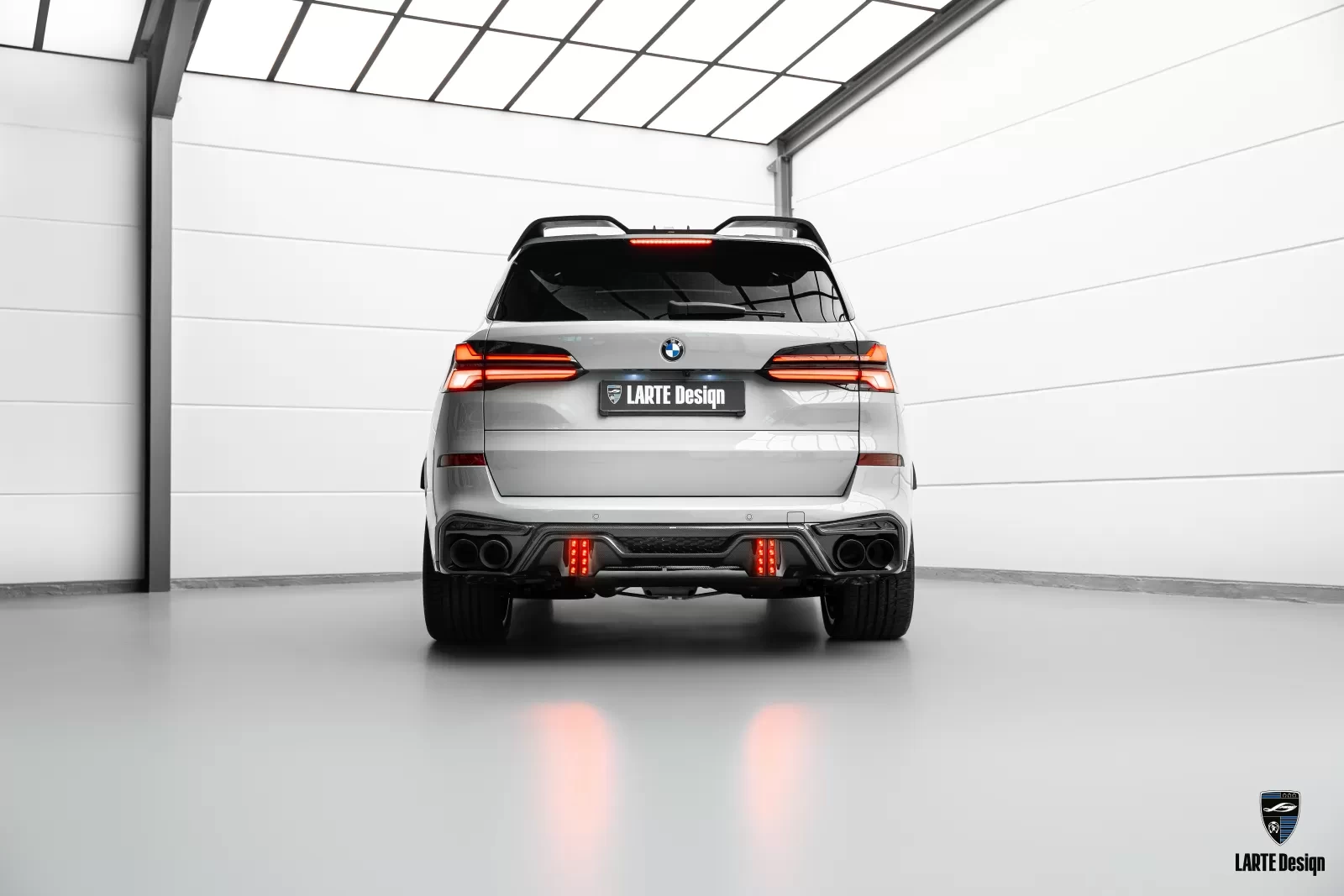 Fahrzeugheckstoßstange mit Diffusor für BMW X5 G05 LCI Facelift 2023 - to present