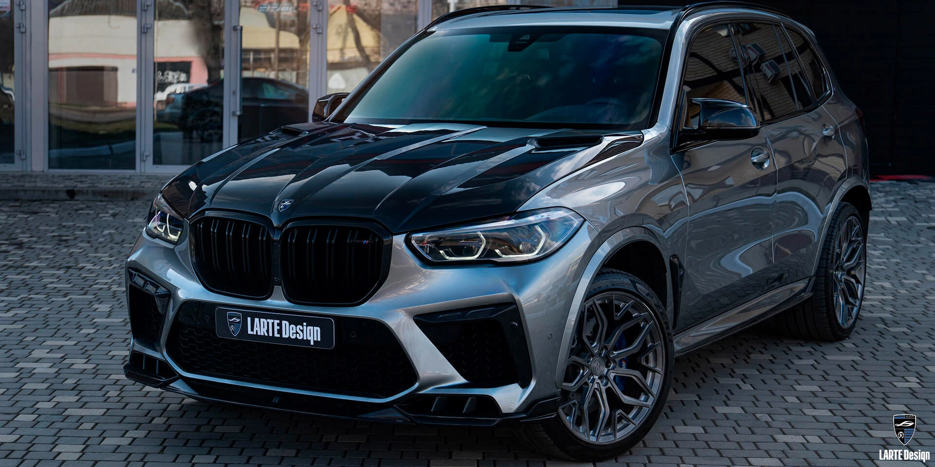 foto BMW X5 M  2022г with body kit Competition от larte design
